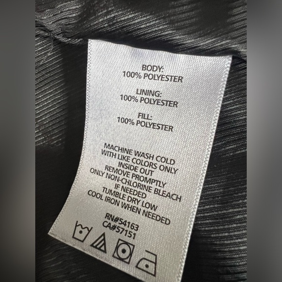 Calvin Klein performance navy blue puffy vest - Picture 3 of 9